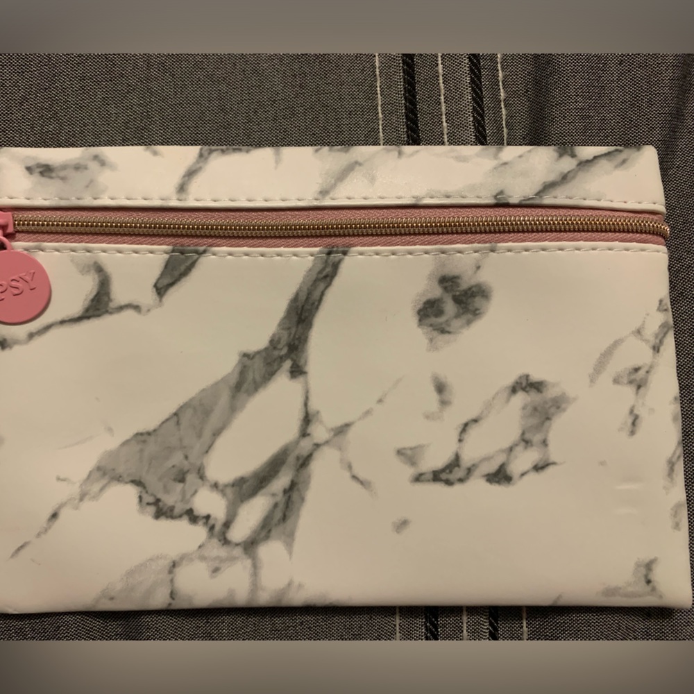 FREE w/$50 purchase || Ipsy makeup bag